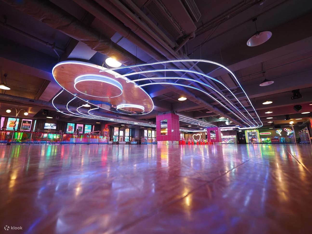 Bun's 2020 ประสบการณ์สเก็ตอินไลน์สไตล์เรโทรในร่ม｜ไล่จือ角｜ไคว่ชุง